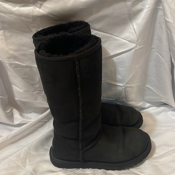 Ugg Australia Winter Boots - Picture 2 of 7